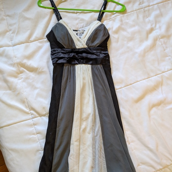 La Belle Black/Gray Dress - Picture 1 of 3